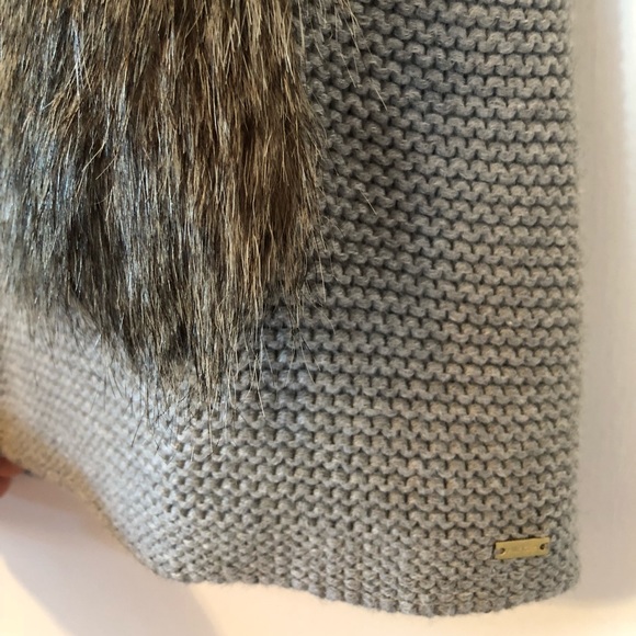 Faux Fur Sweater Vest! - Picture 2 of 4